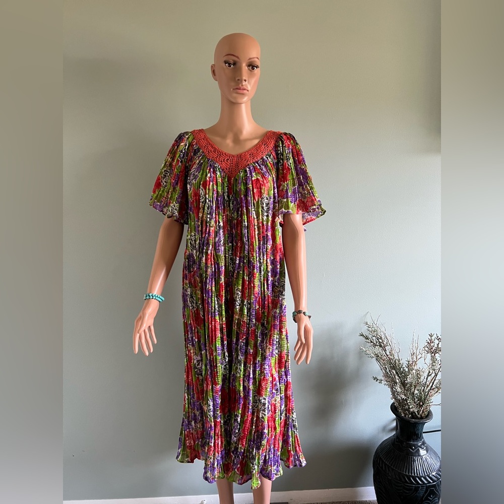 Vintage Baluchi Accordion Pleat Dress  Angel Sleeves Crochet  One  Size